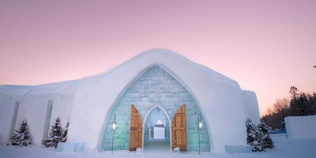 Visitez l’Hôtel de Glace