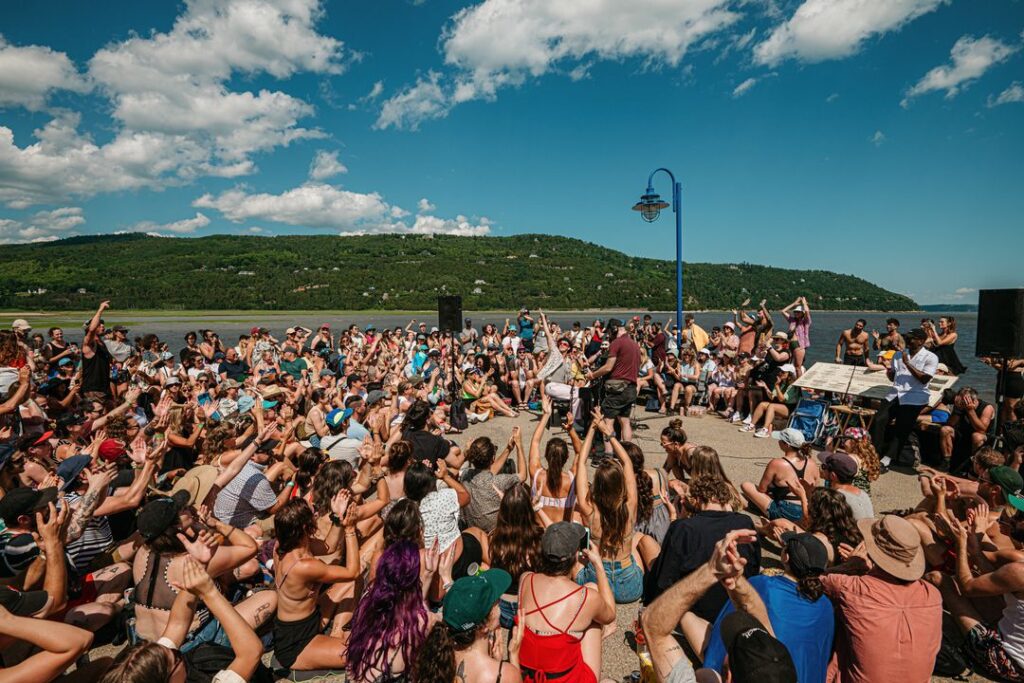 Scène au Quai de Baie-Saint-Paul lors du festif 