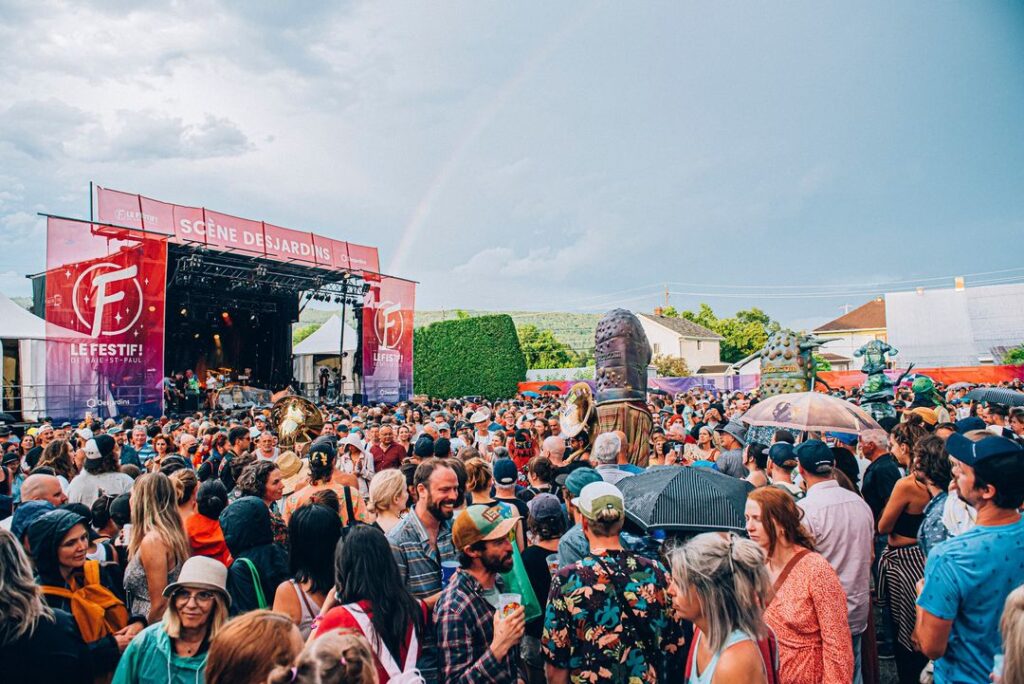 Scène Desjardins du Festif