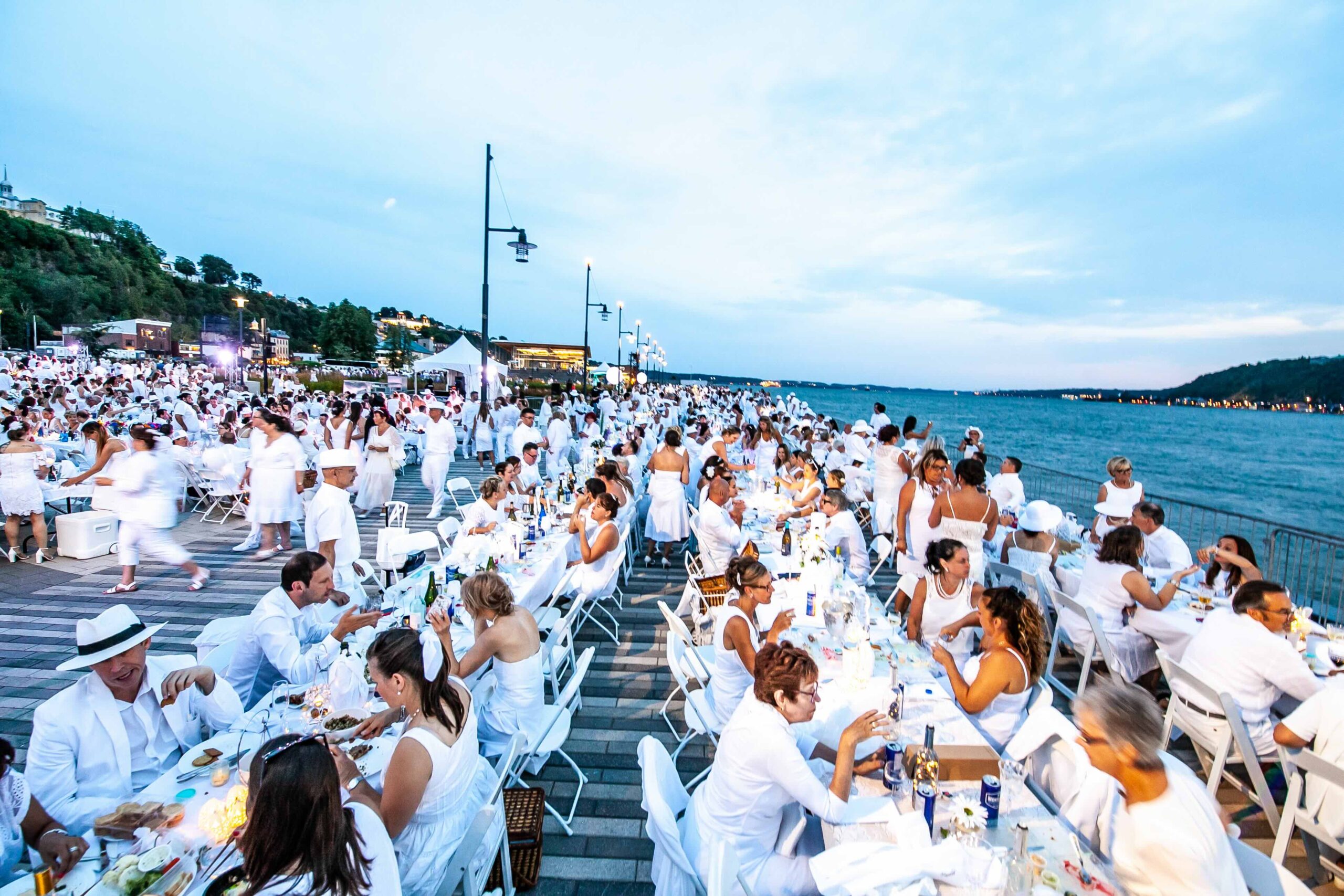 Diner en blanc