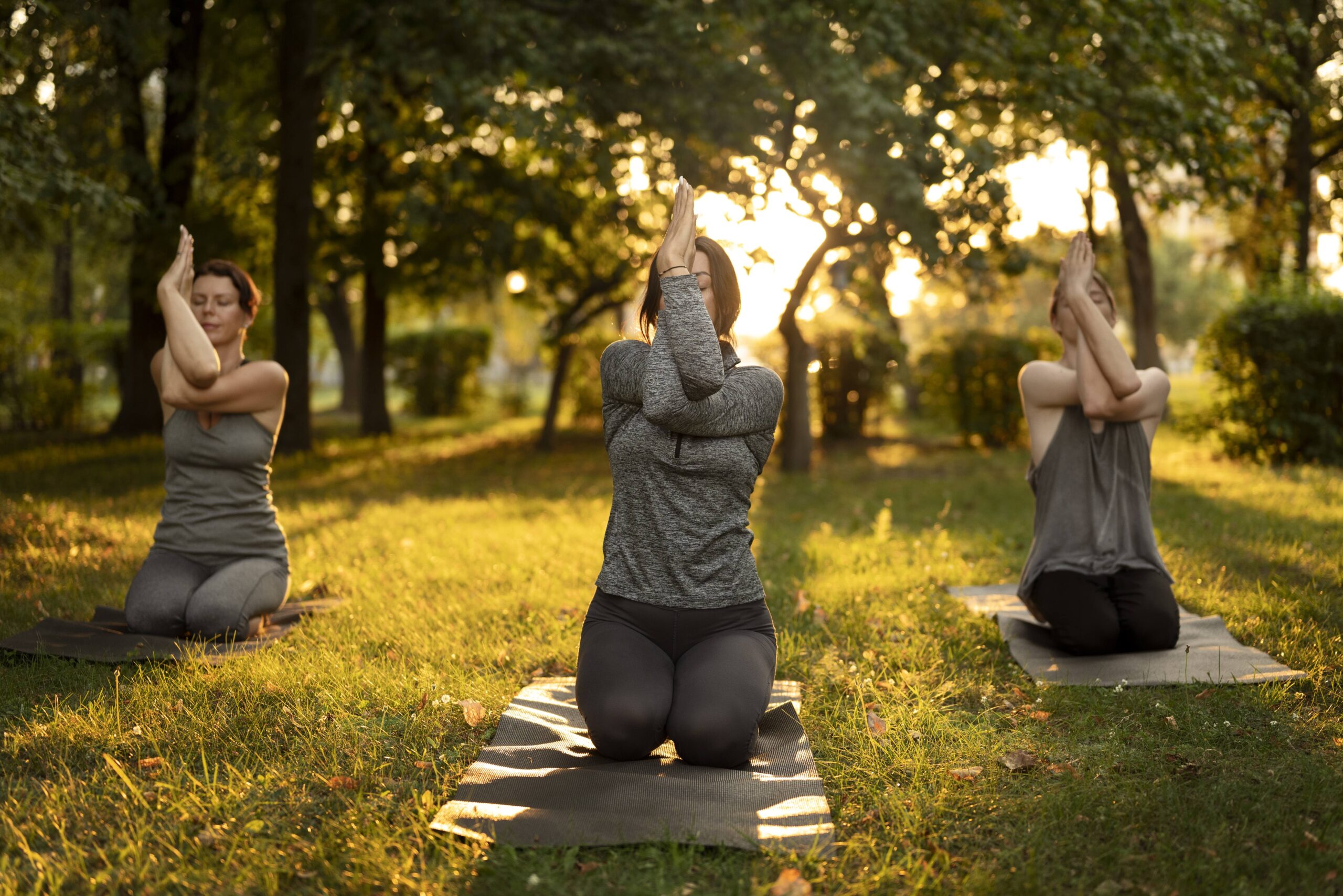 YOGA EXTÉRIEUR – TOUS NIVEAUX