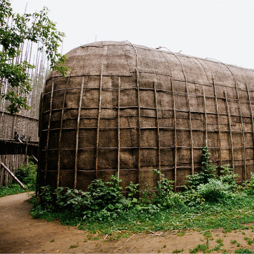 Musée Huron-Wendat-Ekionkiestha